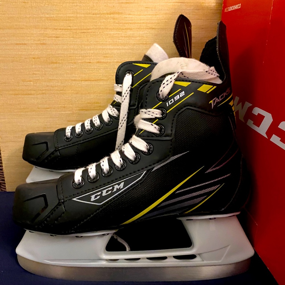 CCM Tacks 1092 Ice Hockey Skates Junior 4